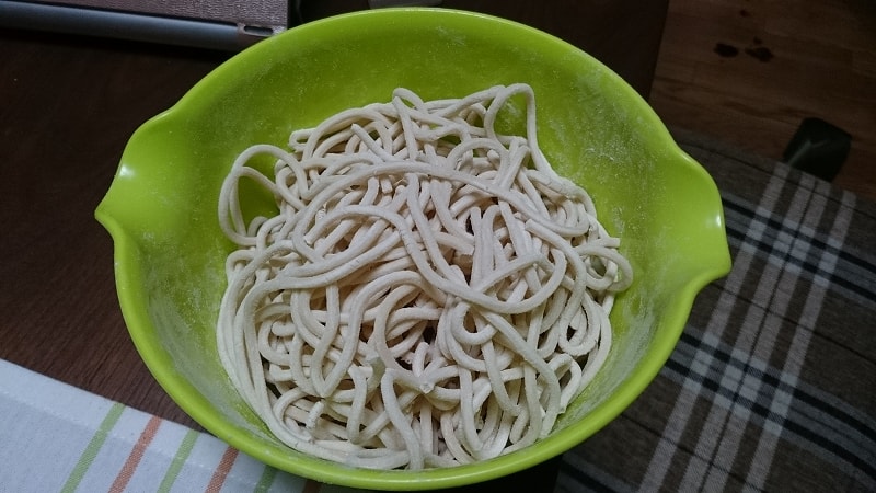 ヌードルメーカーで年越しうどんを作る