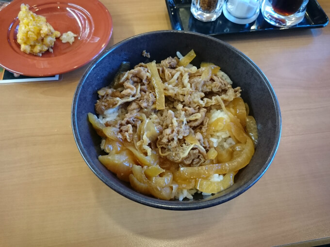 ようやく、くら寿司の牛丼を食す